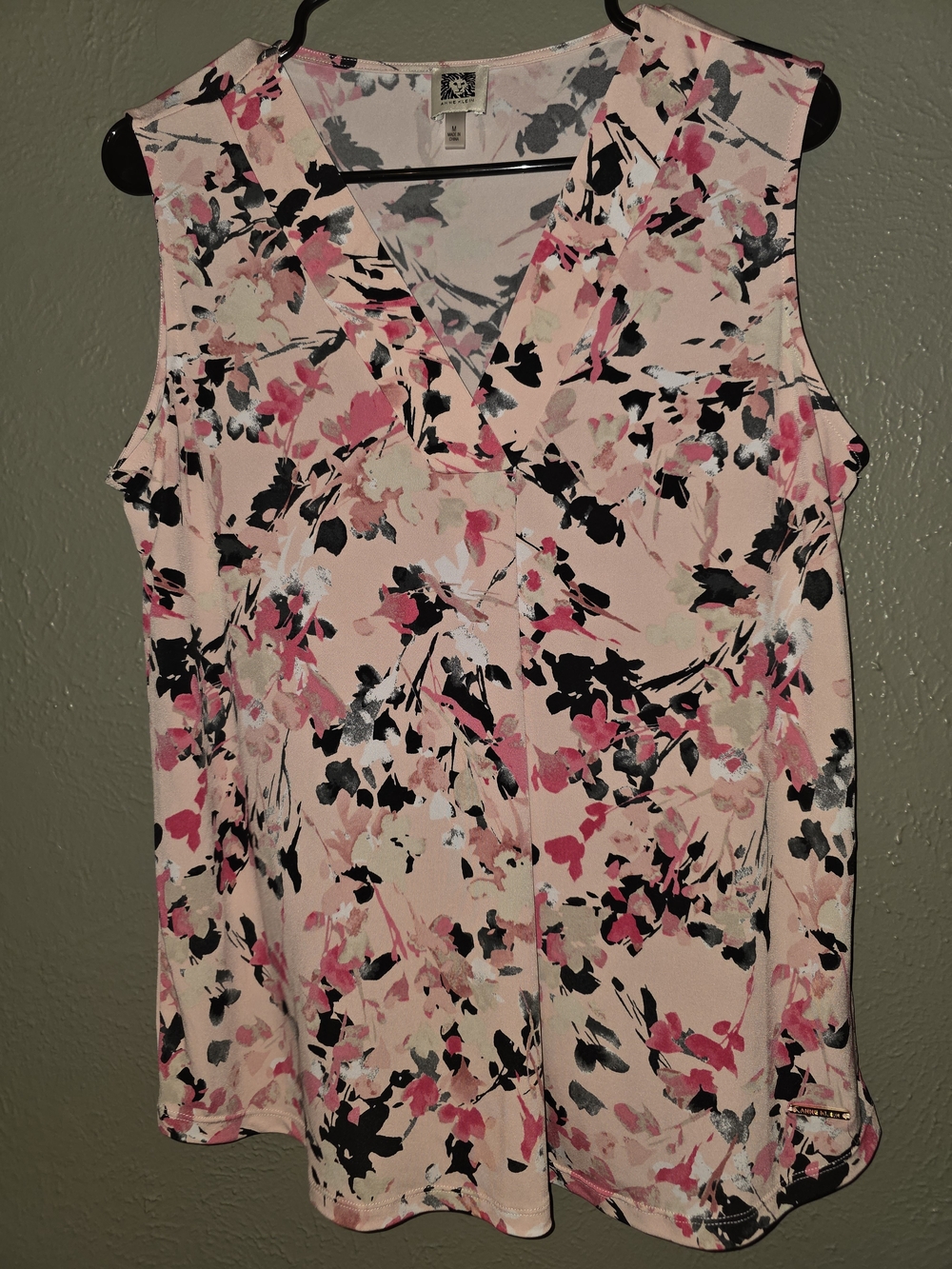 Anne Klein Blush Pink Floral V-Neck Sleeveless Blouse